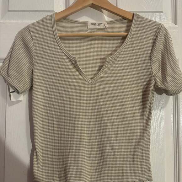 Cute knitted beige stripe top - Picture 1 of 3